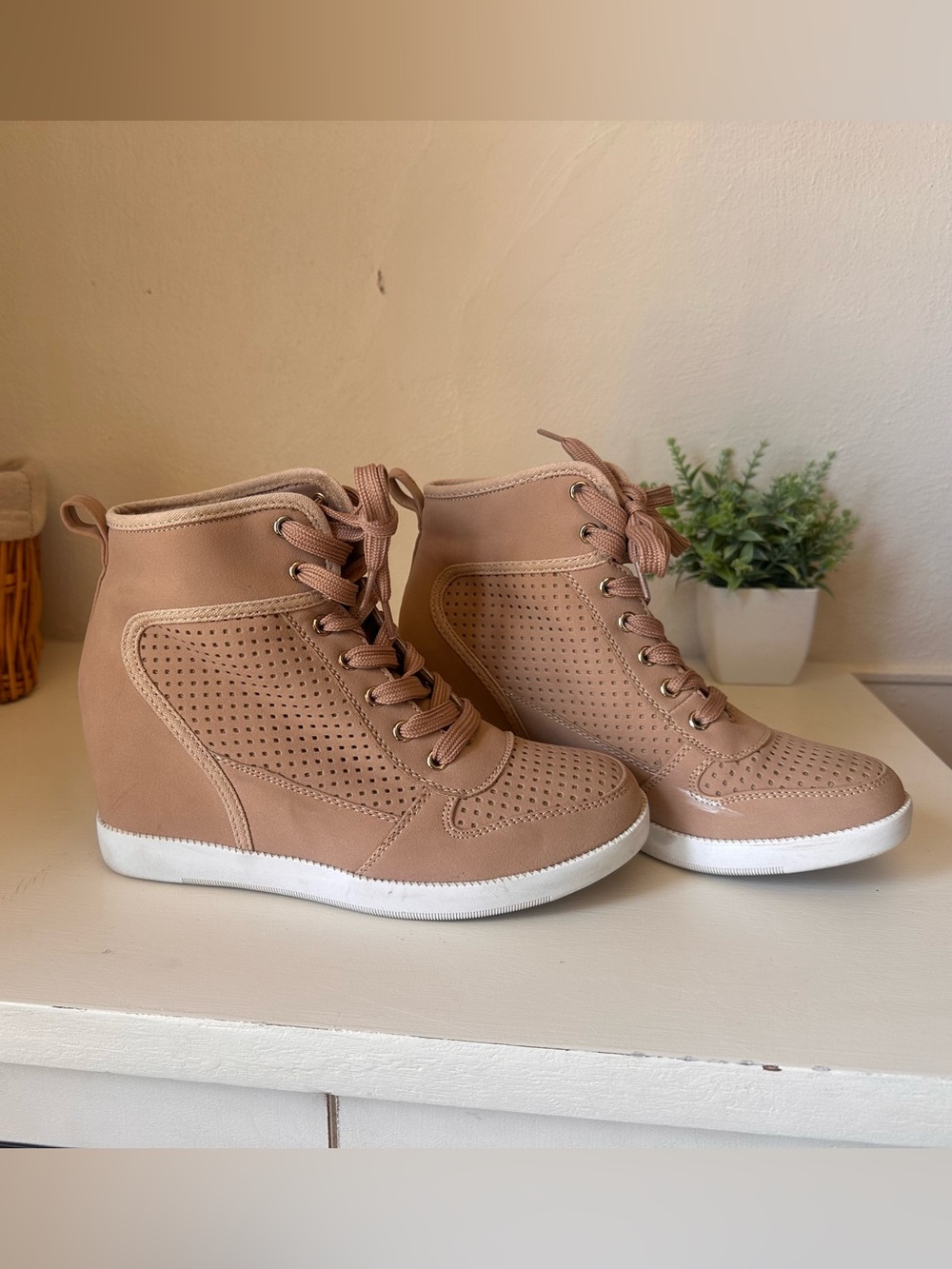 JustFab Wedge High-Top Lace-Up Sneakers in Blush Pink Size 7